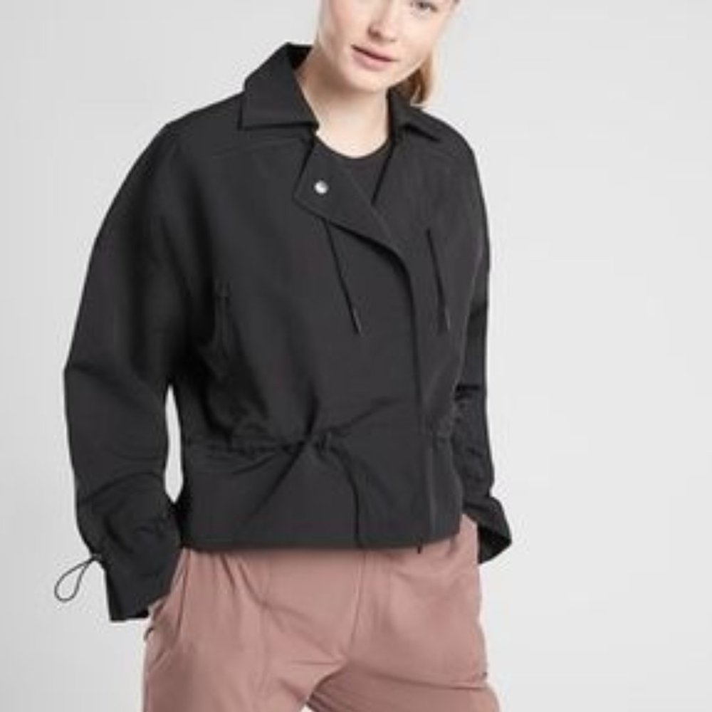 Athleta Acadia Water Repellent Adjustable Fit Nylon Jacket Black Large